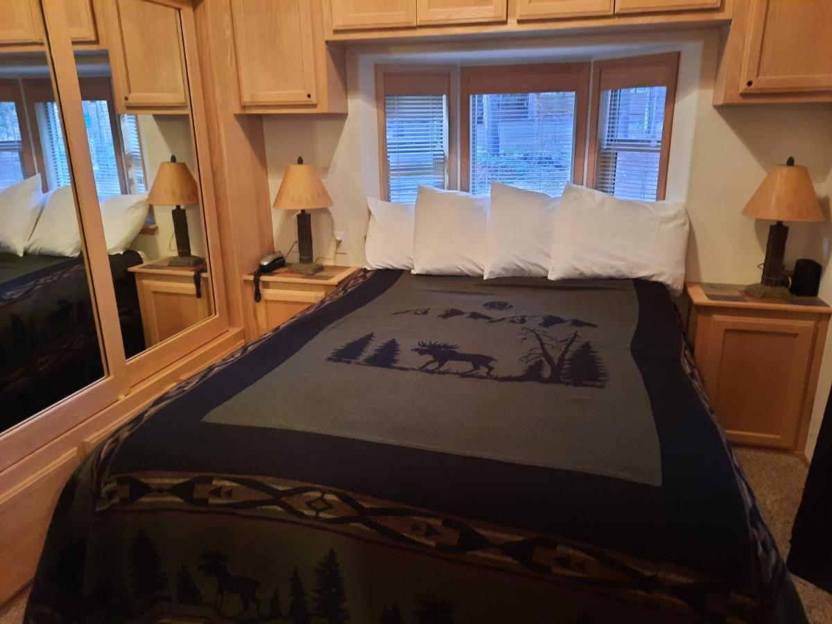 Willamette Pass Inn & Chalets Odell Lake Екстериор снимка