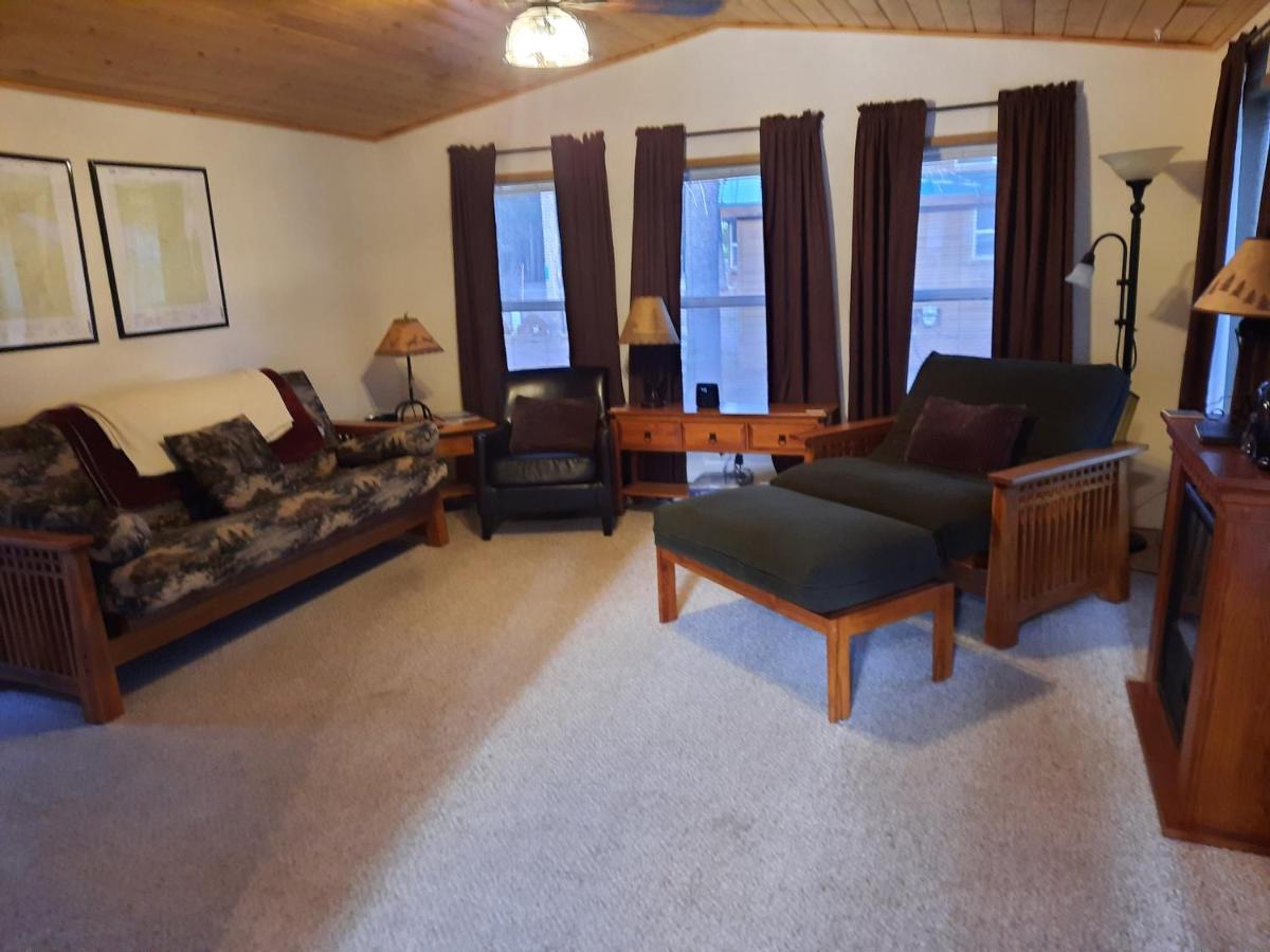 Willamette Pass Inn & Chalets Odell Lake Екстериор снимка