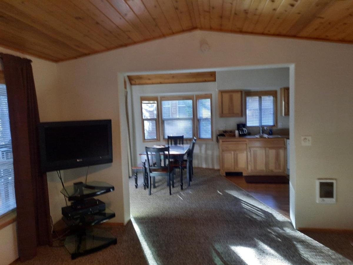 Willamette Pass Inn & Chalets Odell Lake Екстериор снимка