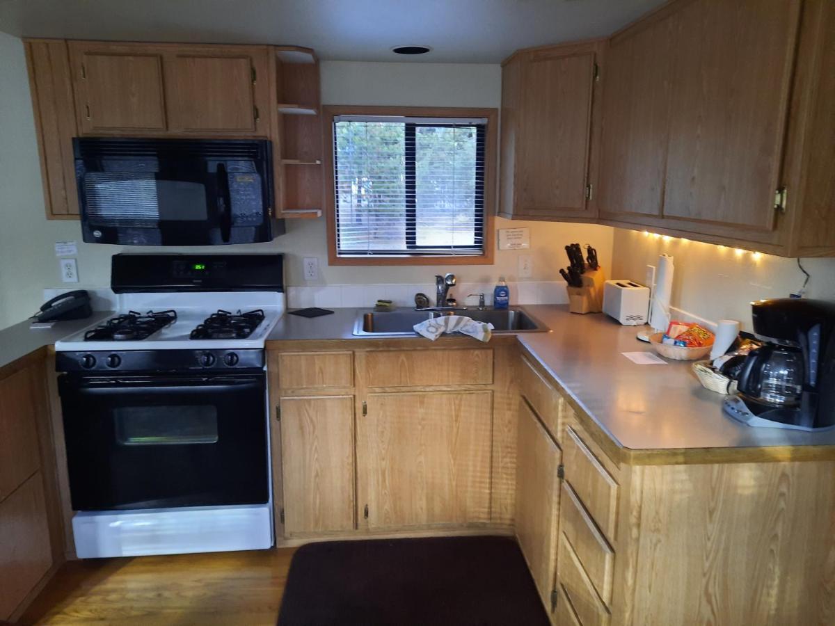 Willamette Pass Inn & Chalets Odell Lake Екстериор снимка