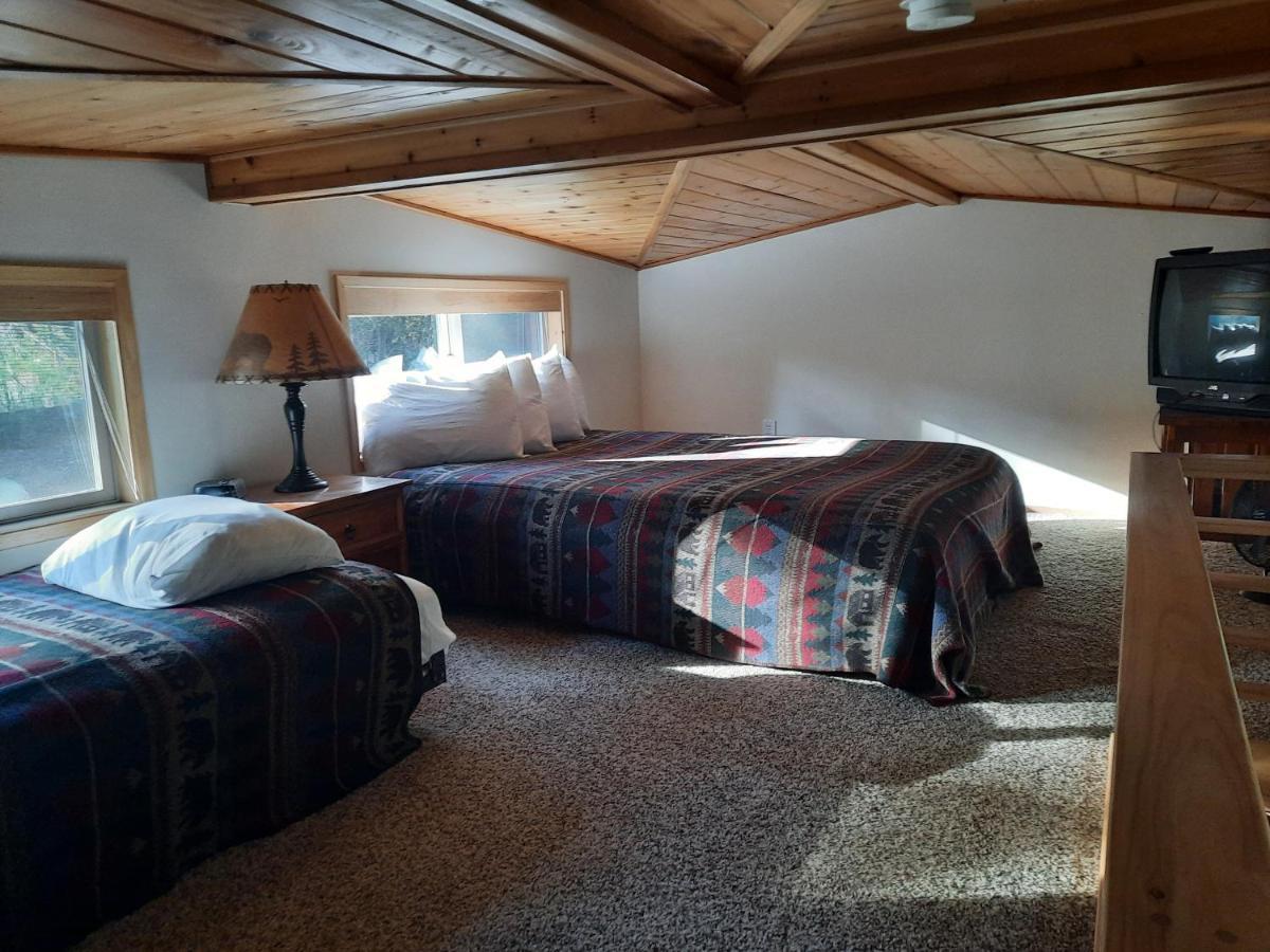 Willamette Pass Inn & Chalets Odell Lake Екстериор снимка