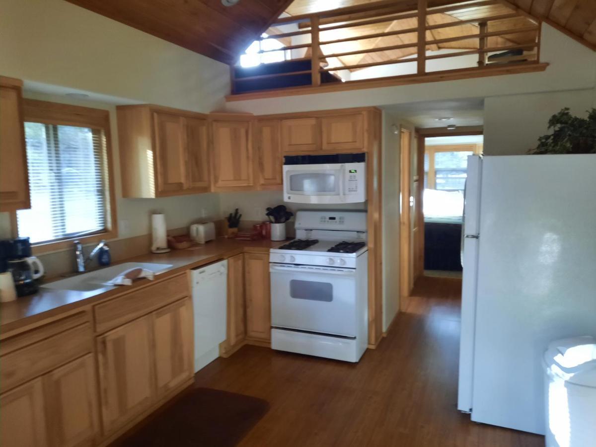 Willamette Pass Inn & Chalets Odell Lake Екстериор снимка