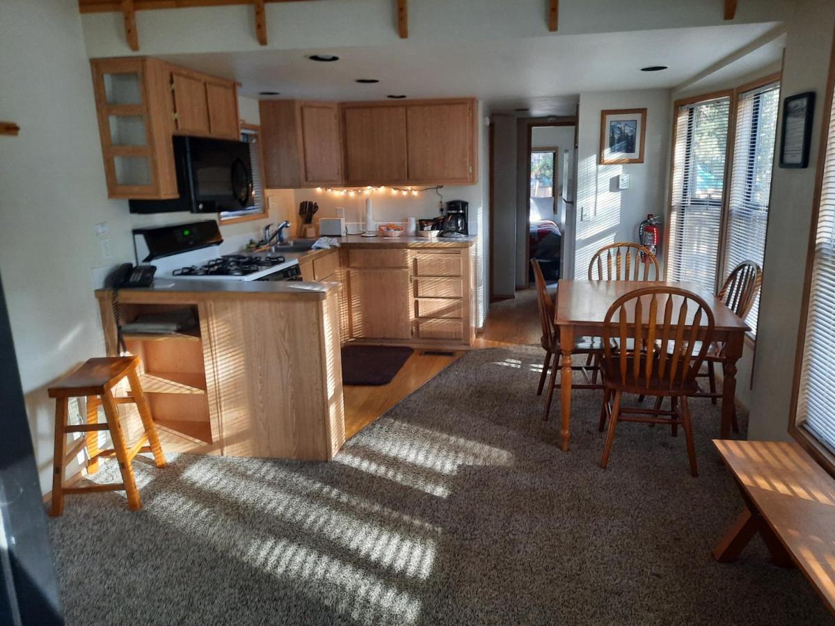 Willamette Pass Inn & Chalets Odell Lake Екстериор снимка