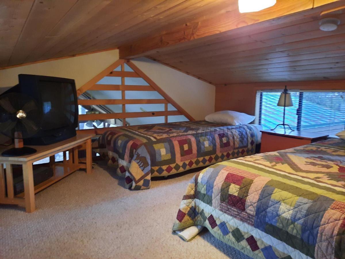 Willamette Pass Inn & Chalets Odell Lake Екстериор снимка