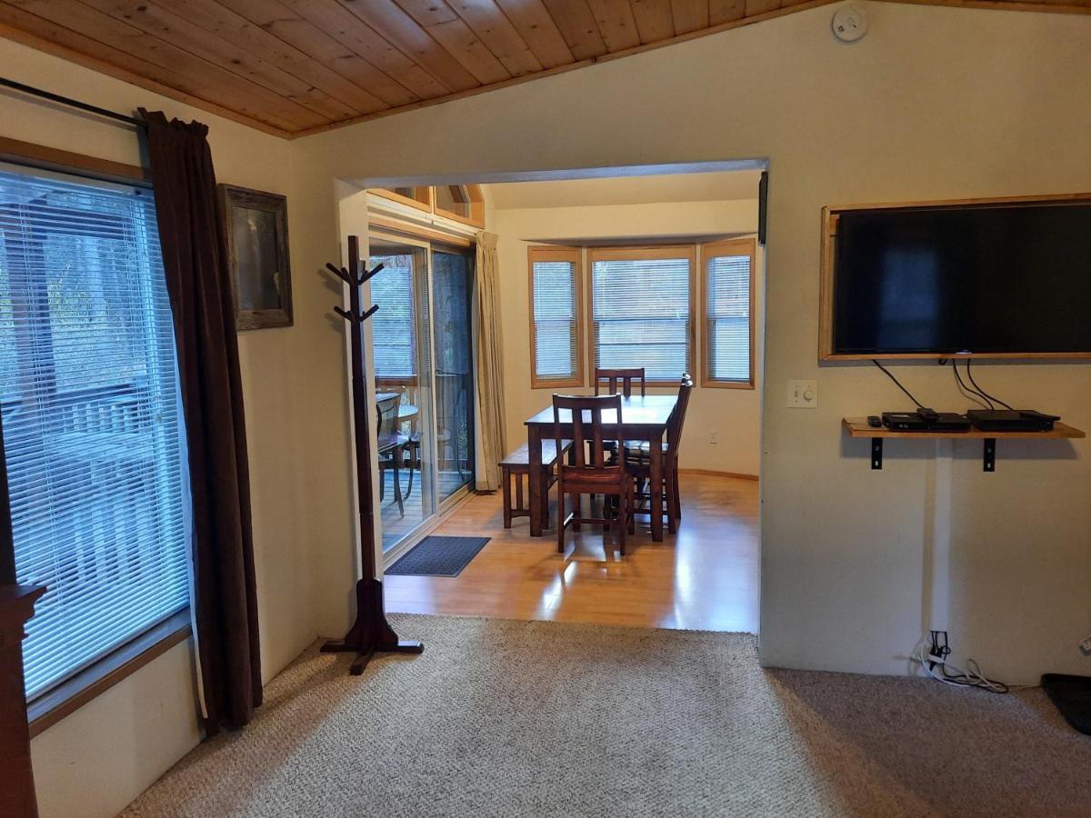 Willamette Pass Inn & Chalets Odell Lake Екстериор снимка