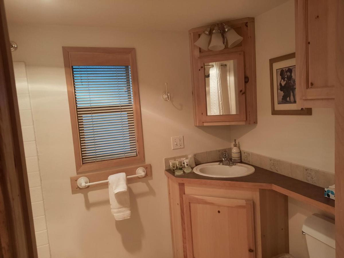 Willamette Pass Inn & Chalets Odell Lake Екстериор снимка
